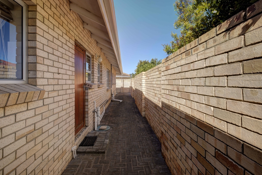 3 Bedroom Property for Sale in Summerstrand Eastern Cape